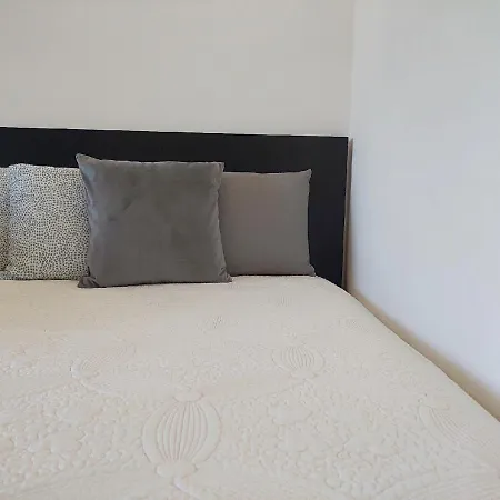 Apartman Elena Dedinje Belgrad Exterior foto
